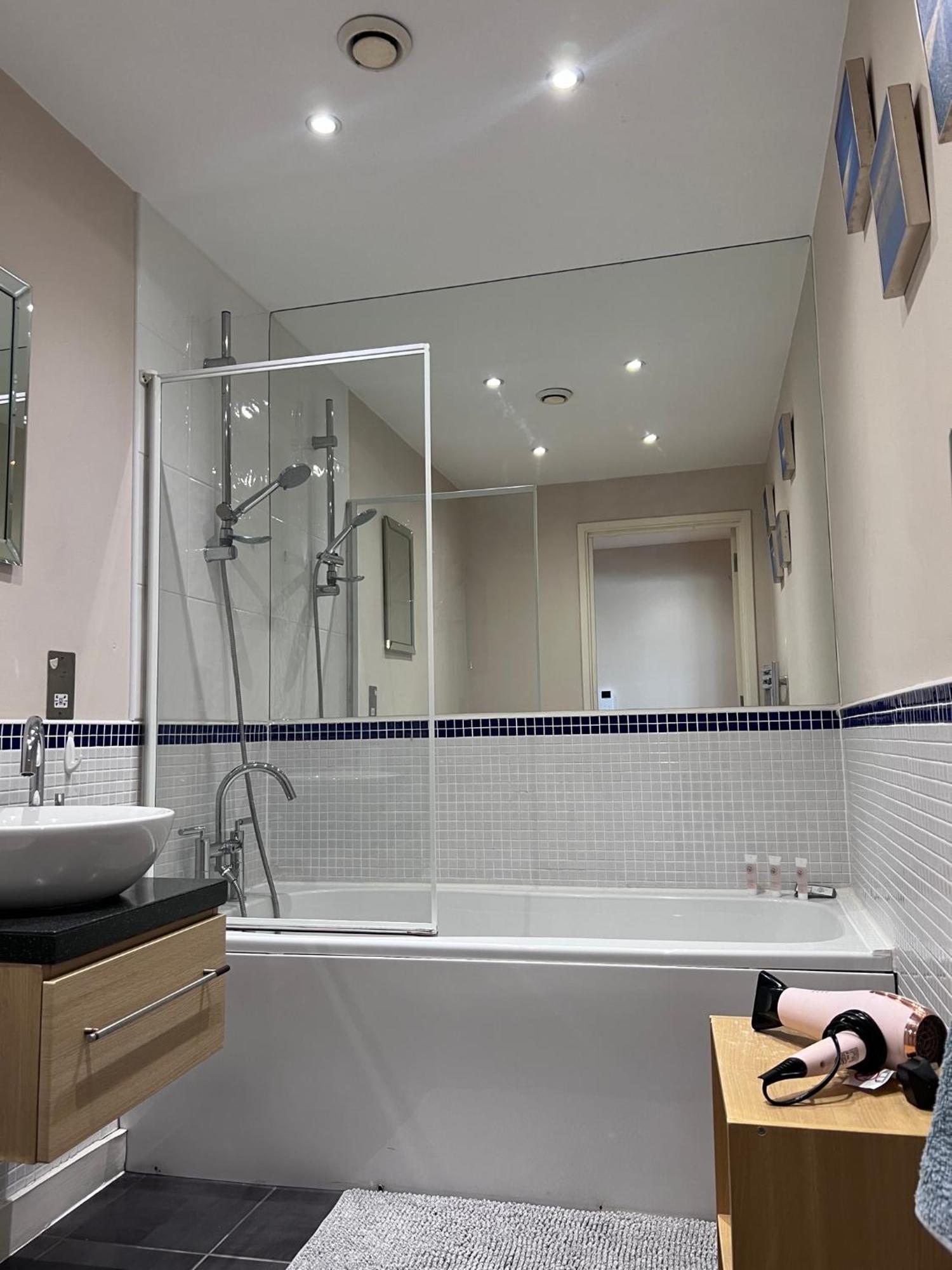 Great City Centre Getaway Apartment 2 Bed Near The Beach And Shopping Area สวอนซี ภายนอก รูปภาพ