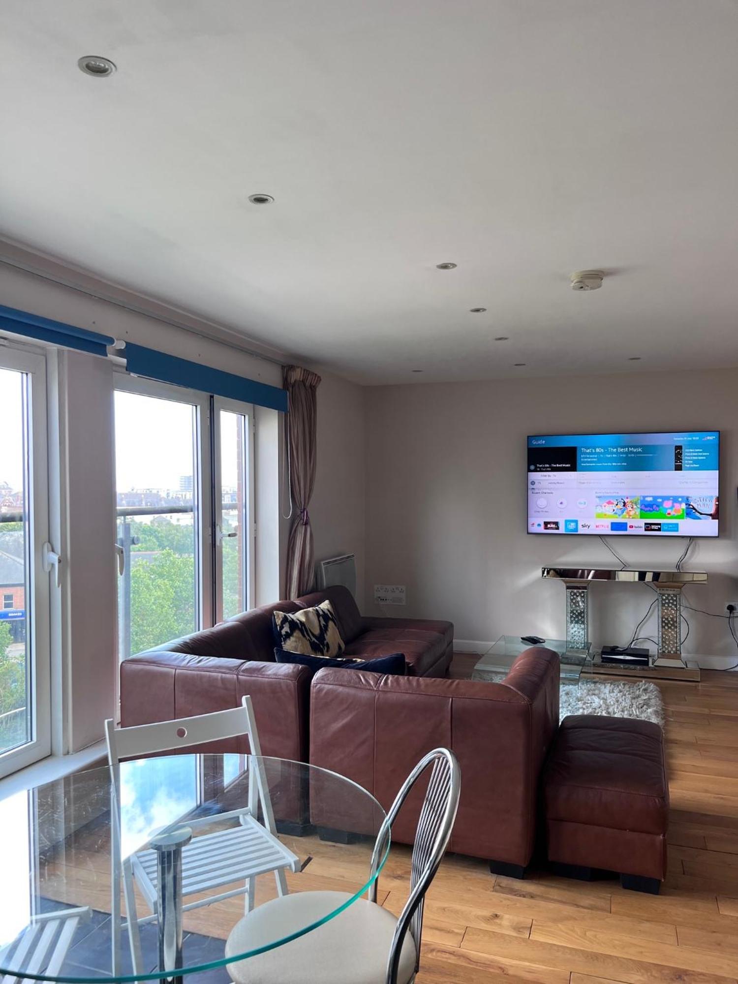 Great City Centre Getaway Apartment 2 Bed Near The Beach And Shopping Area สวอนซี ภายนอก รูปภาพ