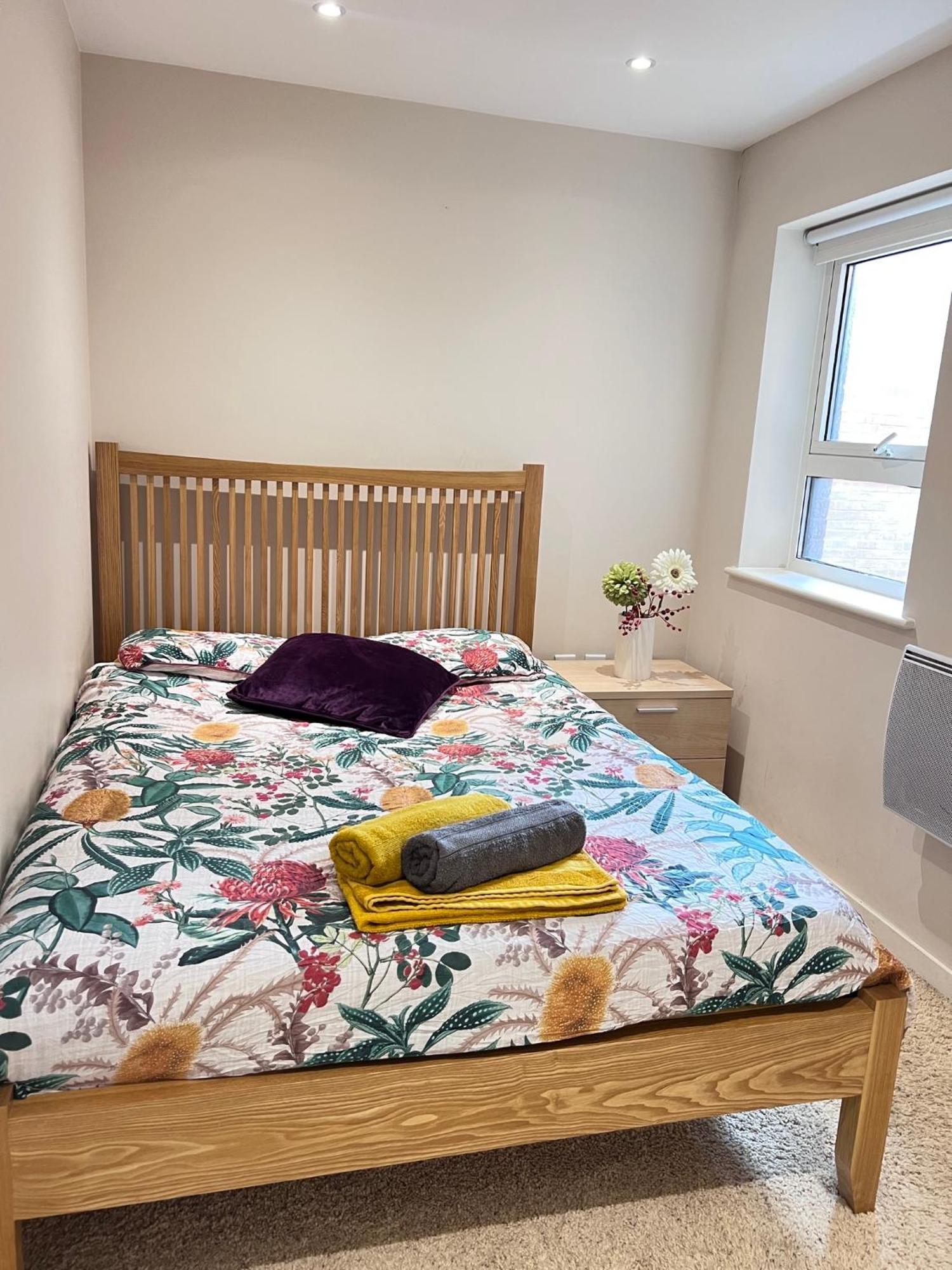 Great City Centre Getaway Apartment 2 Bed Near The Beach And Shopping Area สวอนซี ภายนอก รูปภาพ