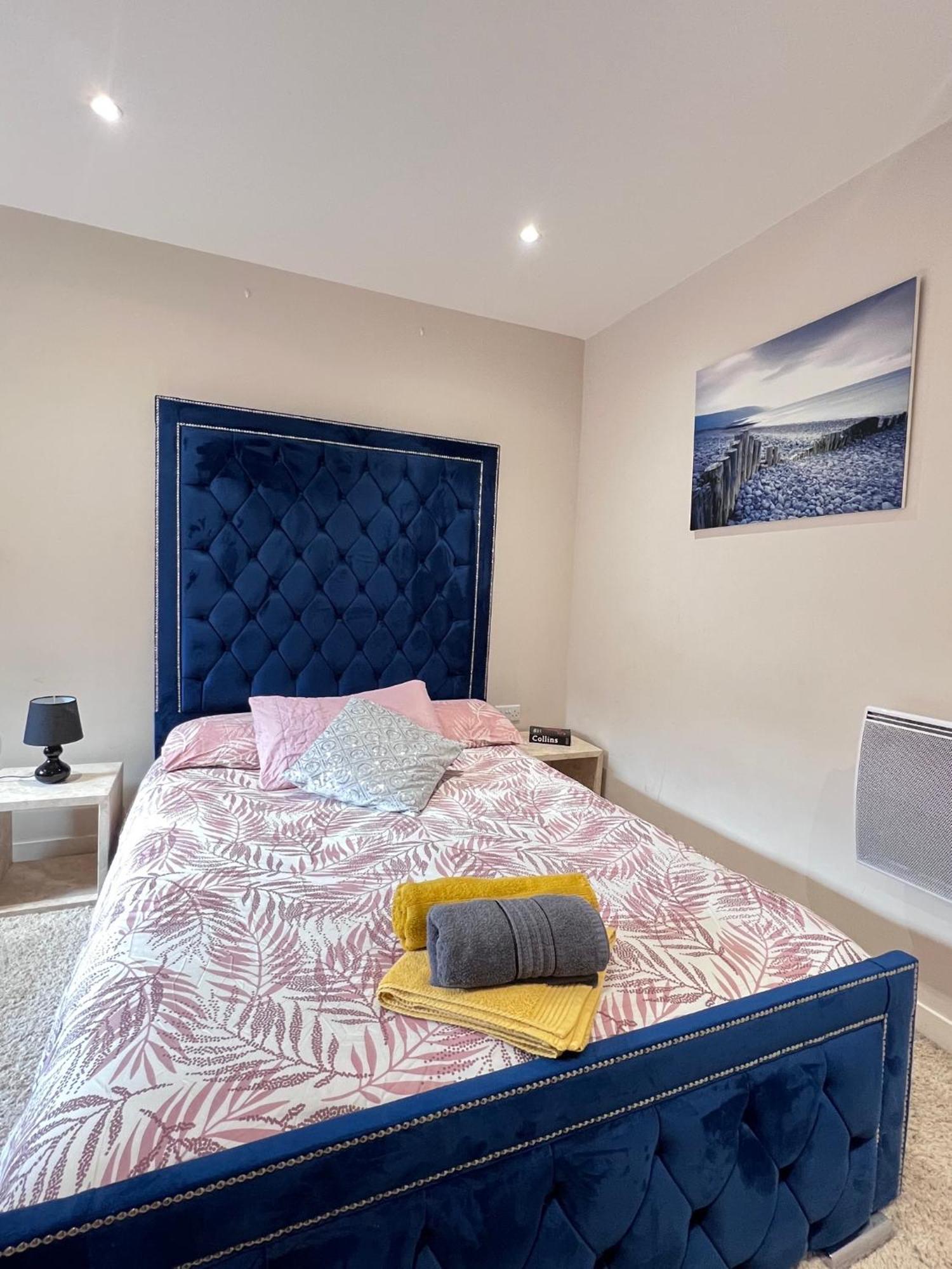 Great City Centre Getaway Apartment 2 Bed Near The Beach And Shopping Area สวอนซี ภายนอก รูปภาพ